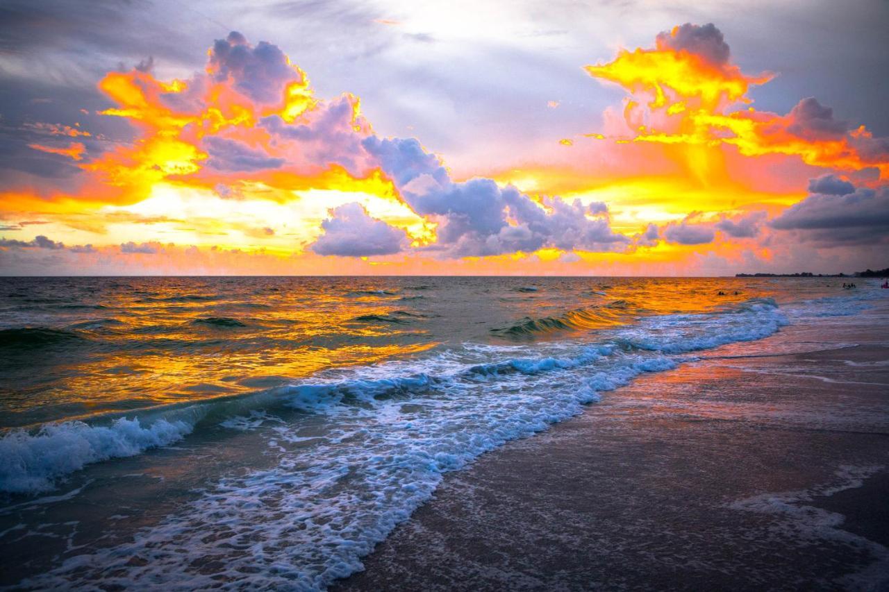 בראדנטון ביץ' Anna Maria Island Beach Waves מראה חיצוני תמונה